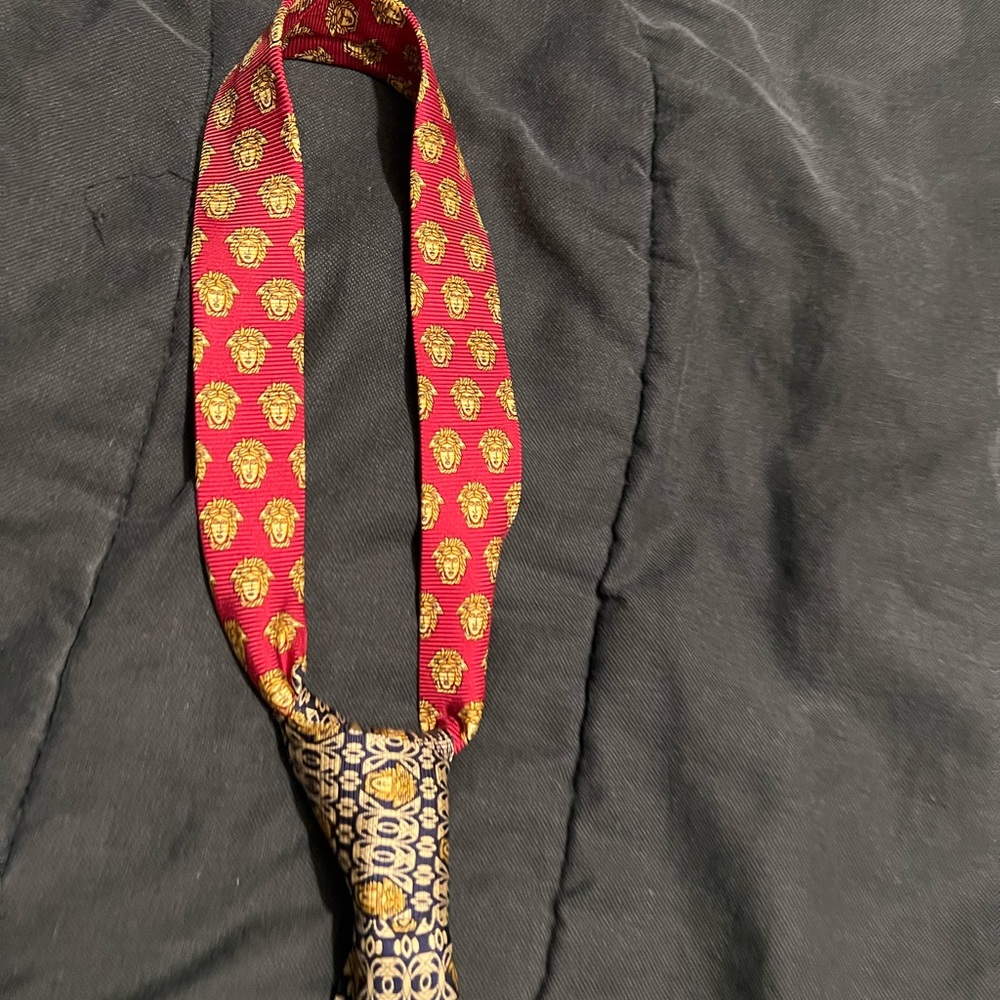 Versace tie - Picture 9 of 9